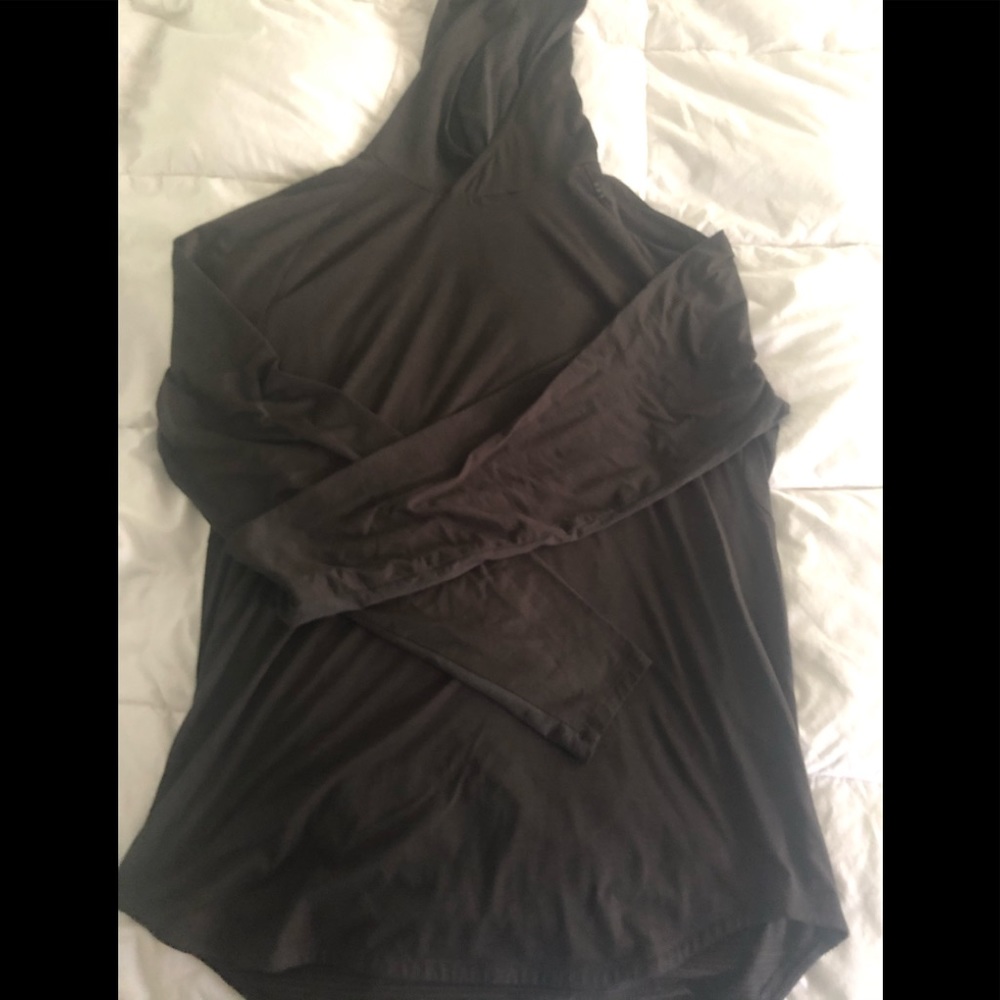 Lululemon men’s lightweight pullover hoodie